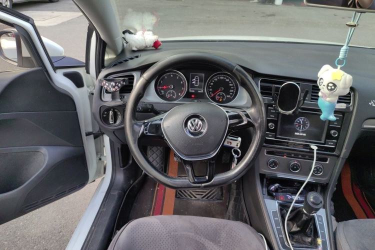 Used Volkswagen Golf 2014 1.4 TSI Manual Comfort Model Steering Wheel