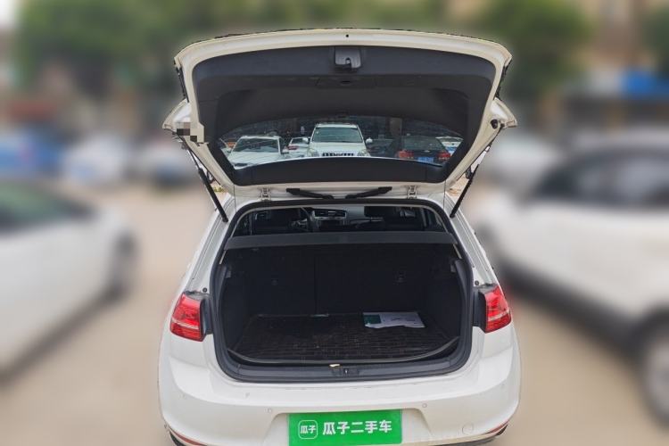 Used Volkswagen Golf 2014 1.6L Automatic Comfort Model Trunk