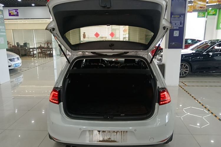 Used Volkswagen Golf 2014 1.4TSI Automatic Comfort Model Trunk