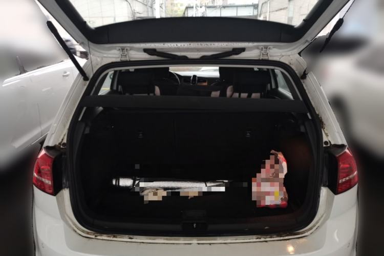 Used Volkswagen Golf 2014 1.6L Automatic Comfort Model Trunk