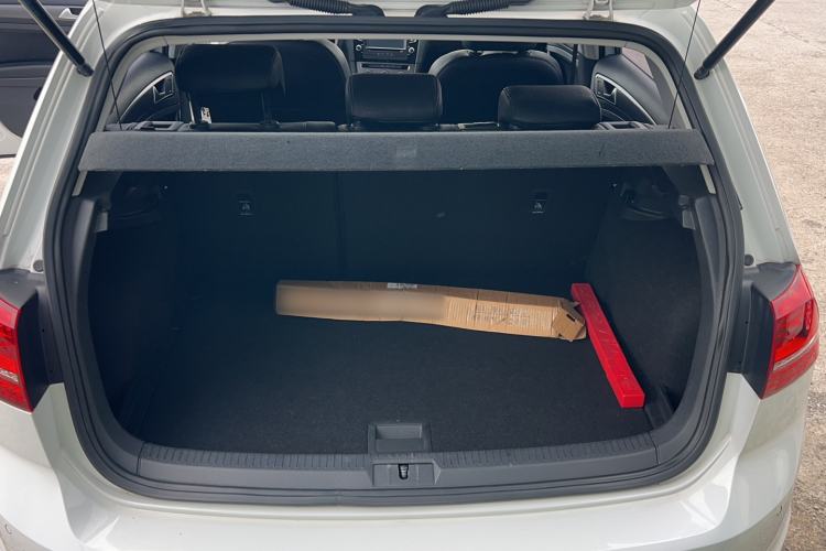 Used Volkswagen Golf 2014 1.6L Automatic Fashion Model Trunk
