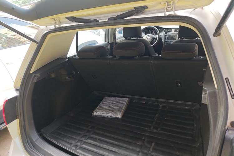 Used Volkswagen Golf 2014 1.4TSI Automatic Comfort Model Trunk