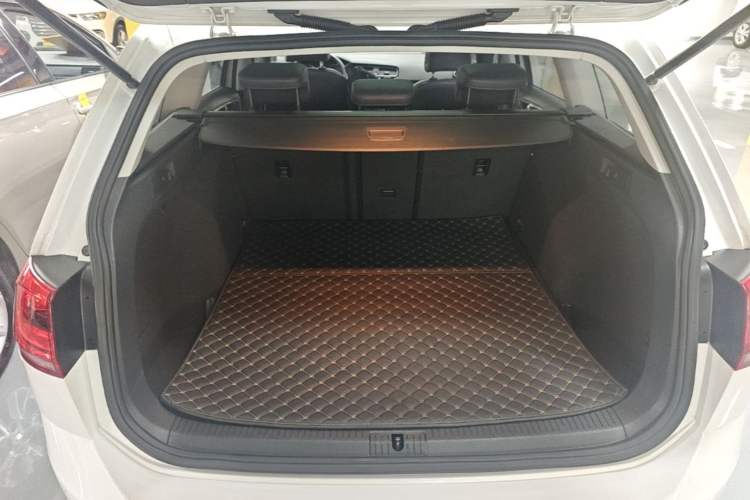 Used Volkswagen Golf 2014 1.4TSI Luxury Travel Edition Trunk