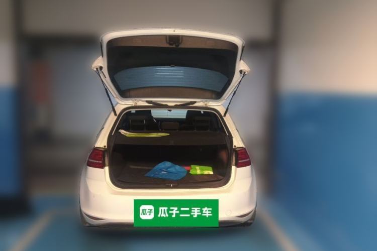 Used Volkswagen Golf 2014 1.6L Automatic Fashion Model Trunk