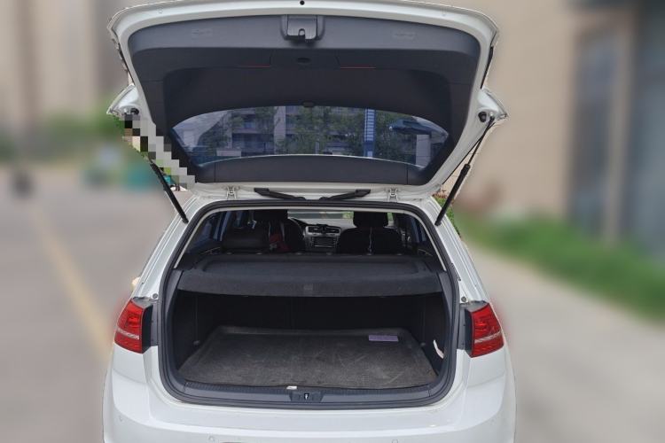 Used Volkswagen Golf 2014 1.6L Automatic Comfort Model Trunk