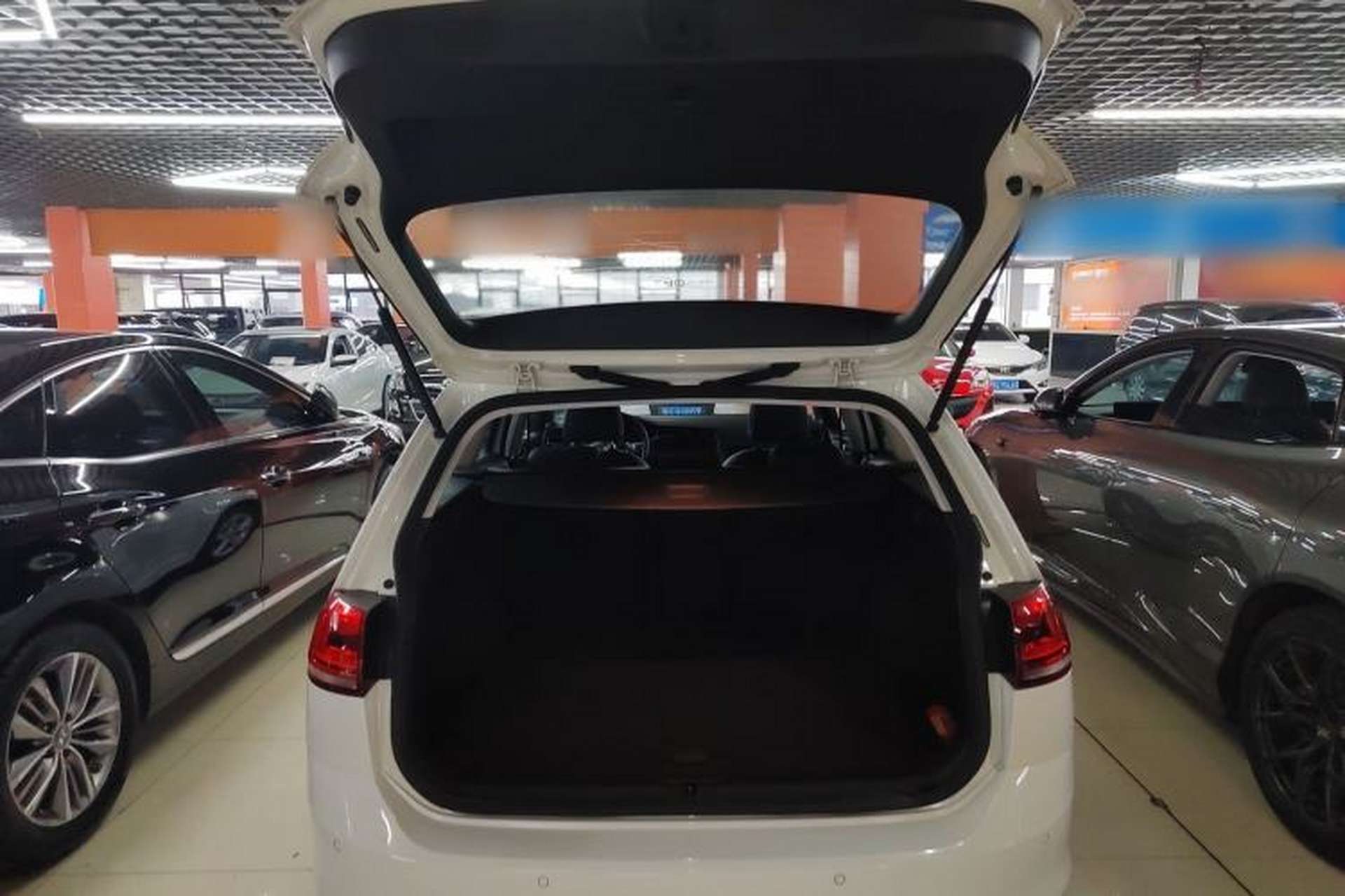 Used Volkswagen Golf 2014 1.4TSI Luxury Travel Edition Trunk