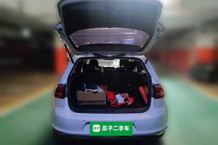 Used Volkswagen Golf 2014 1.6L Automatic Comfort Model Trunk