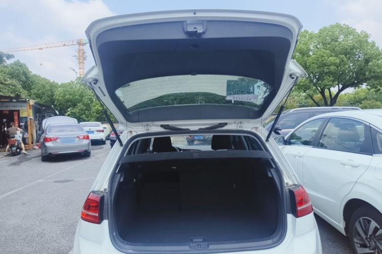 Used Volkswagen Golf 2014 1.6L Automatic Comfort Model Trunk