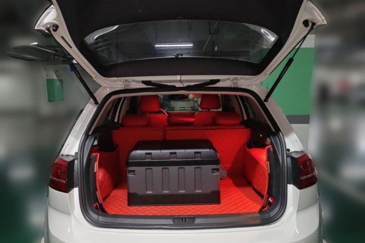 Used Volkswagen Golf 2014 1.6L Automatic Comfort Model Trunk