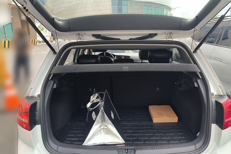 Used Volkswagen Golf 2014 1.6L Manual Fashion Edition Trunk