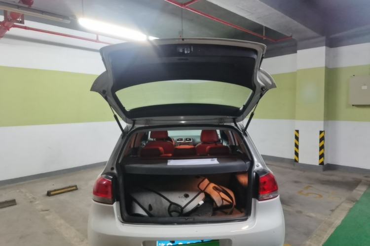 Used Volkswagen Golf 2014 1.6L Automatic Comfort Model Trunk