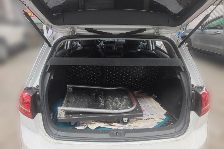 Used Volkswagen Golf 2014 1.6L Automatic Fashion Model Trunk
