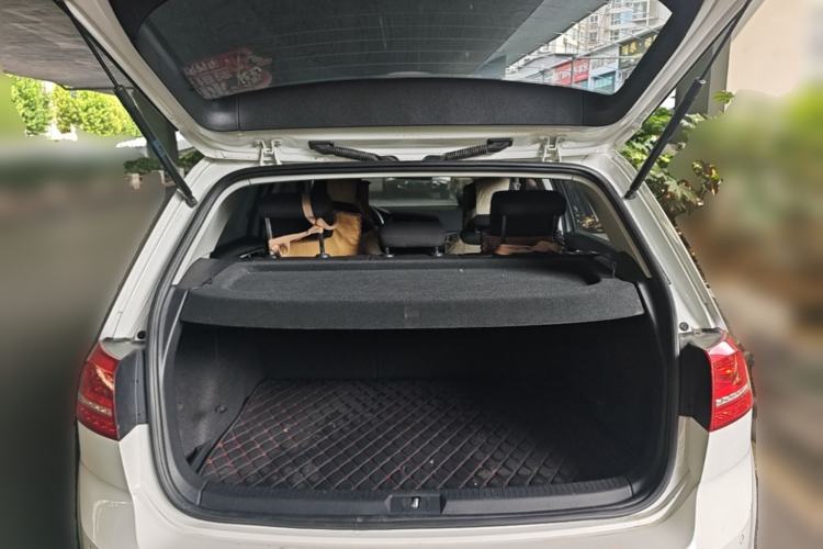Used Volkswagen Golf 2014 1.6L Automatic Fashion Model Trunk