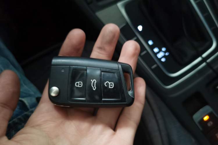 Used Volkswagen Golf 2014 1.6L Automatic Comfort Model Vehicle Key