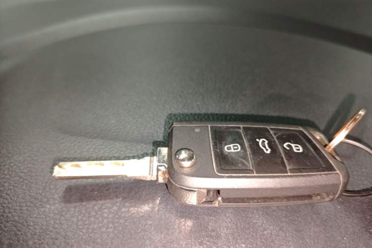 Used Volkswagen Golf 2014 1.6L Automatic Comfort Model Vehicle Key