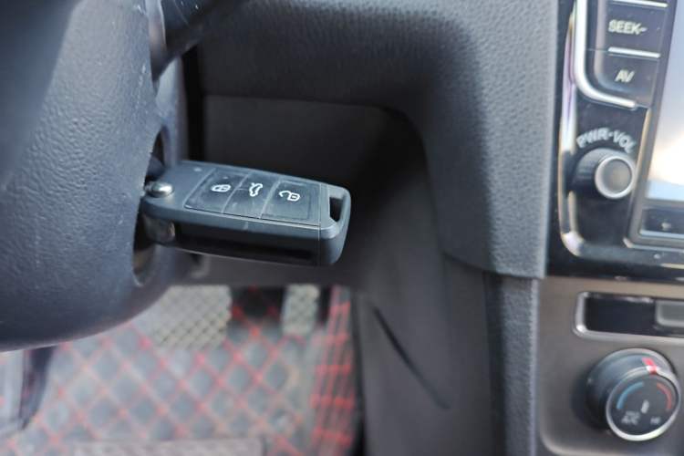 Used Volkswagen Golf 2014 1.6L Automatic Comfort Model Vehicle Key