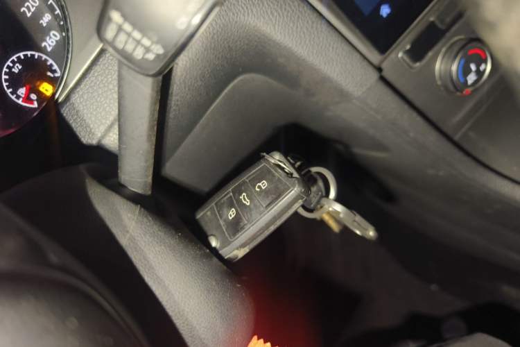 Used Volkswagen Golf 2014 1.4TSI Automatic Comfort Model Vehicle Key
