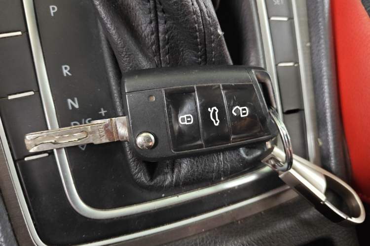 Used Volkswagen Golf 2014 1.4TSI Automatic Comfort Model Vehicle Key