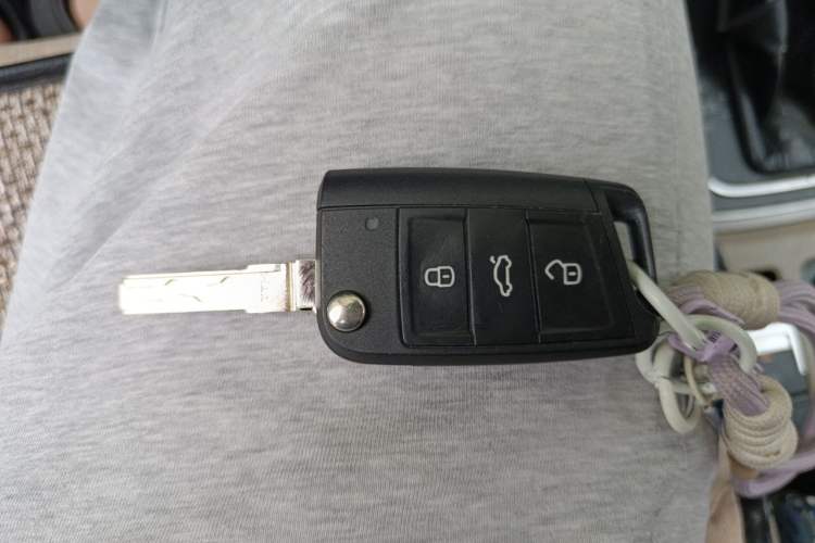 Used Volkswagen Golf 2014 1.6L Automatic Comfort Model Vehicle Key