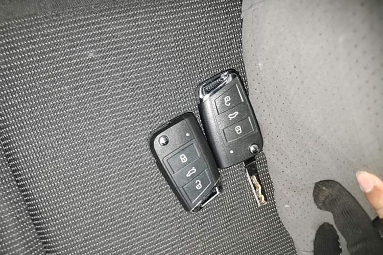Used Volkswagen Golf 2014 1.6L Automatic Fashion Model Vehicle Key