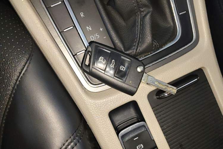 Used Volkswagen Golf 2014 1.6L Automatic Comfort Model Vehicle Key