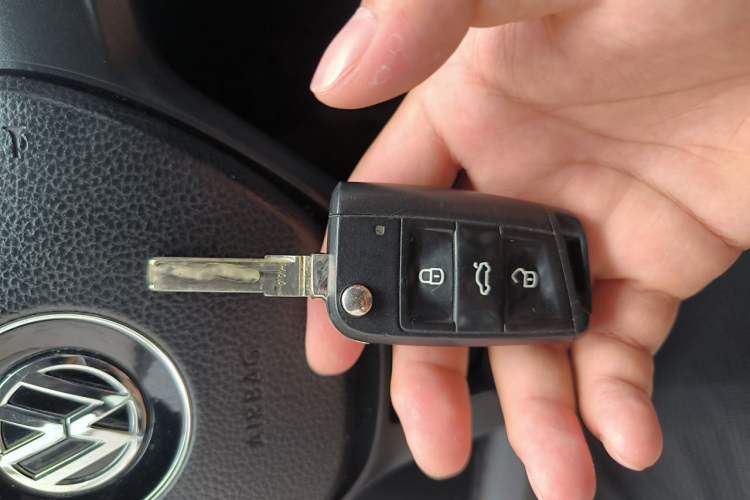 Used Volkswagen Golf 2014 1.6L Manual Fashion Edition Vehicle Key