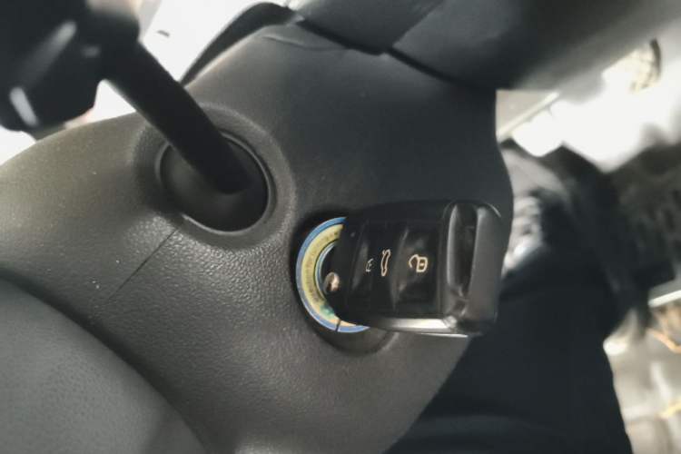 Used Volkswagen Golf 2014 1.6L Manual Fashion Edition Vehicle Key
