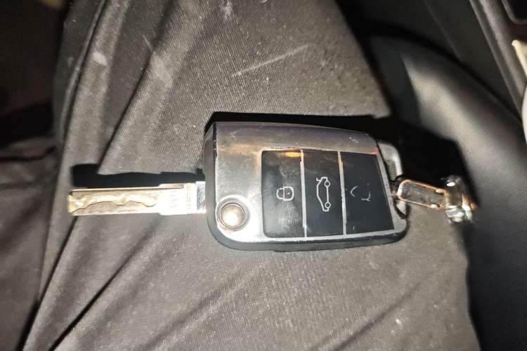 Used Volkswagen Golf 2014 1.6L Automatic Fashion Model Vehicle Key