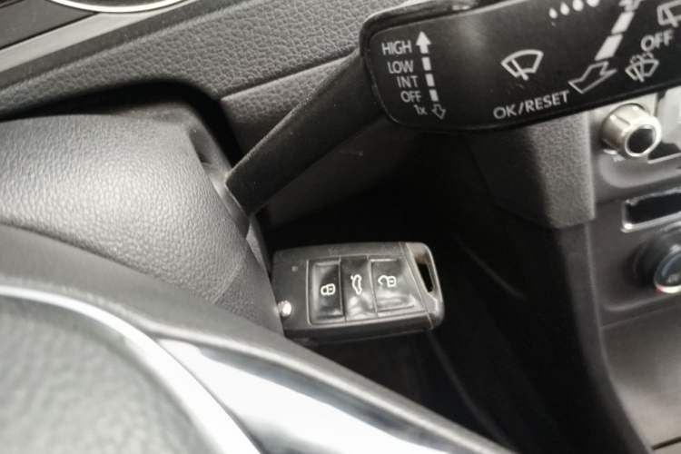 Used Volkswagen Golf 2014 1.4TSI Automatic Comfort Model Vehicle Key