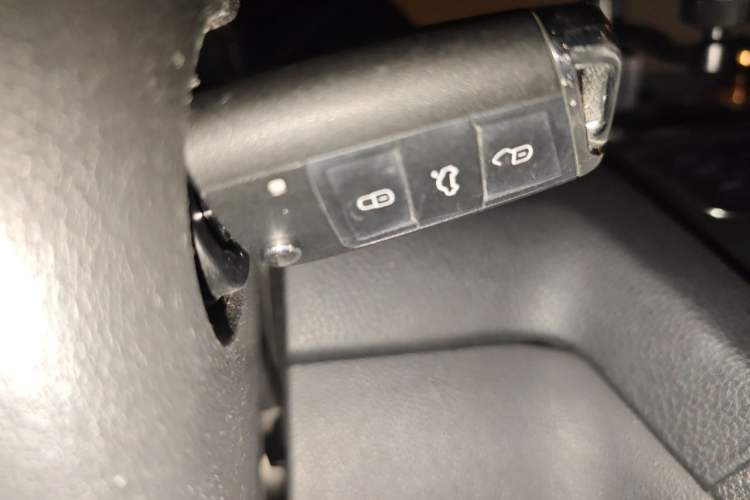 Used Volkswagen Golf 2014 1.6L Automatic Comfort Model Vehicle Key