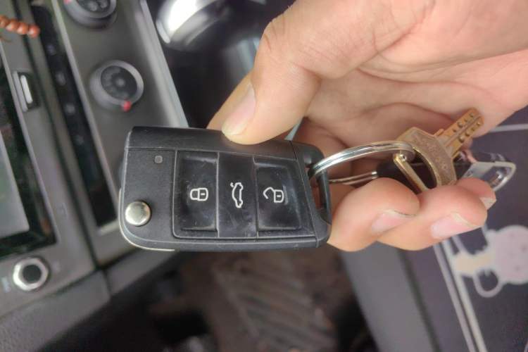 Used Volkswagen Golf 2014 1.6L Automatic Comfort Model Vehicle Key