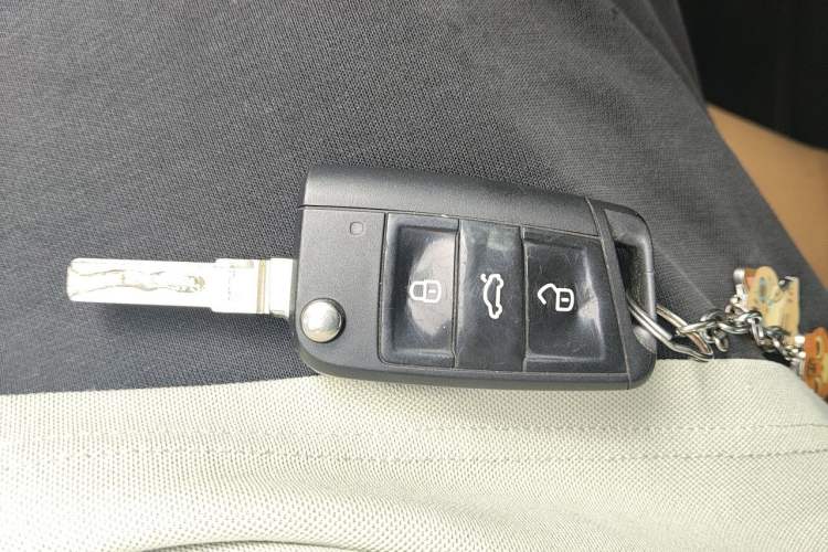 Used Volkswagen Golf 2014 1.6L Automatic Comfort Model Vehicle Key
