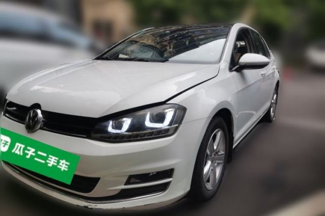 Volkswagen Golf 2014 1.4TSI Automatic Luxury Model с пробегом
