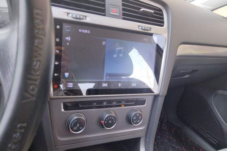 Used Volkswagen Golf 2014 1.6L Manual Fashion Edition Audio And AC Panel