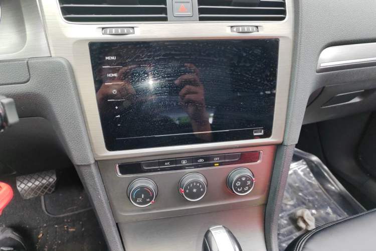 Used Volkswagen Golf 2014 1.4TSI Automatic Comfort Model Audio And AC Panel