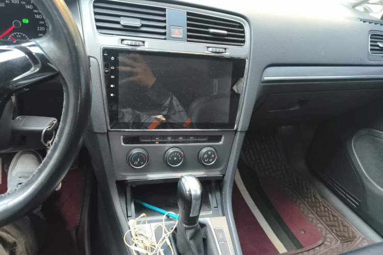 Used Volkswagen Golf 2014 1.6L Automatic Comfort Model Audio And AC Panel