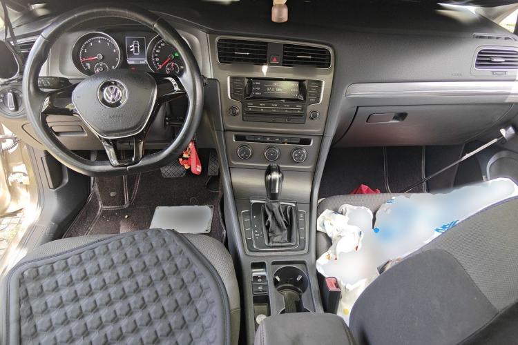 Used Volkswagen Golf 2014 1.4TSI Automatic Comfort Model Center Console