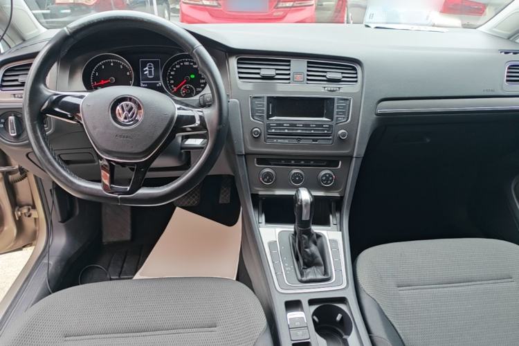 Used Volkswagen Golf 2014 1.4TSI Automatic Comfort Model Center Console