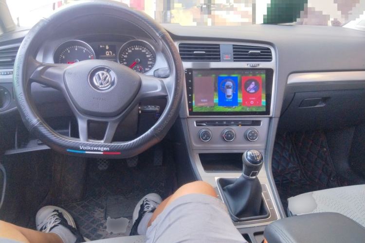 Used Volkswagen Golf 2014 1.6L Manual Fashion Edition Center Console