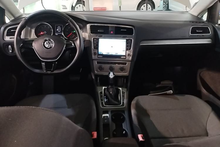 Used Volkswagen Golf 2014 1.4TSI Automatic Comfort Model Center Console