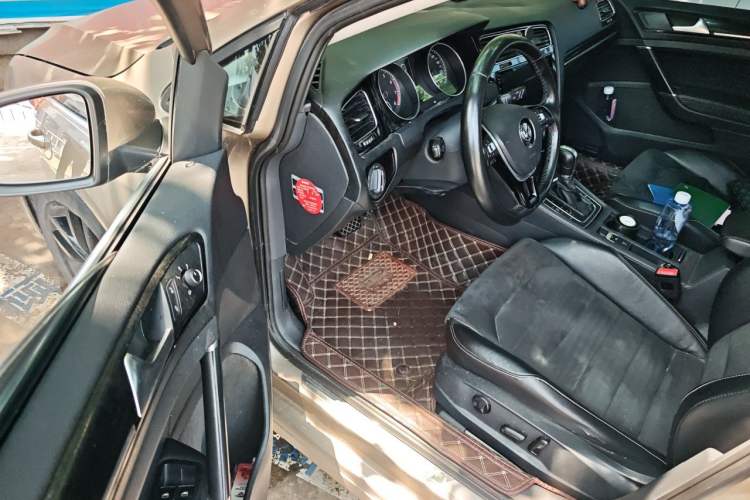 Used Volkswagen Golf 2014 1.4TSI Automatic Flagship Model Driver Seat