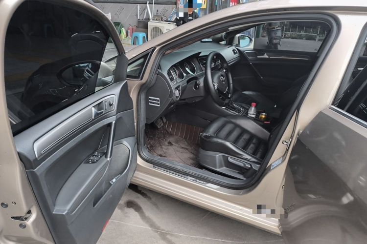 Used Volkswagen Golf 2014 1.4TSI Automatic Luxury Model Driver Seat