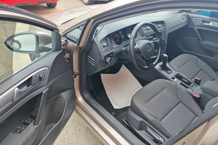 Used Volkswagen Golf 2014 1.4TSI Automatic Comfort Model Driver Seat