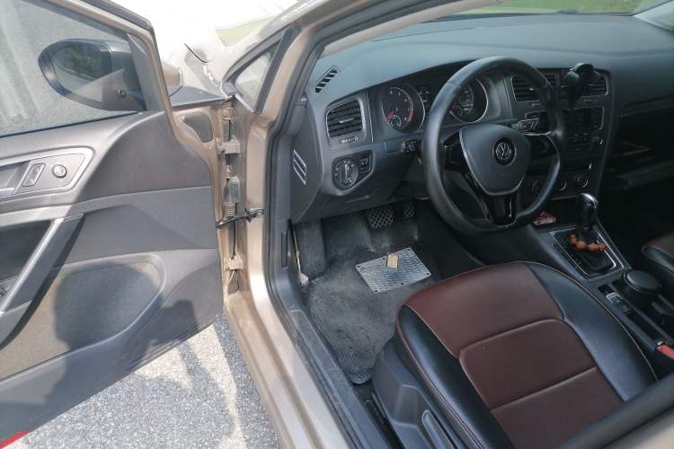 Used Volkswagen Golf 2014 1.4TSI Automatic Comfort Model Driver Seat