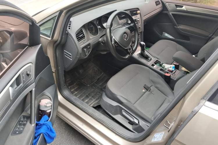 Used Volkswagen Golf 2014 1.6L Automatic Comfort Model Driver Seat