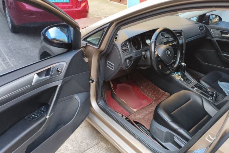 Used Volkswagen Golf 2014 1.6L Automatic Comfort Model Driver Seat