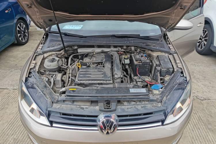 Used Volkswagen Golf 2014 1.4TSI Automatic Comfort Model Engine Bay