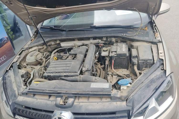 Used Volkswagen Golf 2014 1.4TSI Automatic Comfort Model Engine Bay