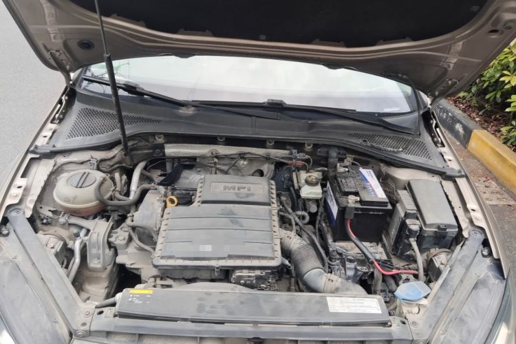 Used Volkswagen Golf 2014 1.6L Automatic Comfort Model Engine Bay