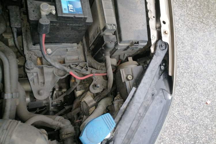 Used Volkswagen Golf 2014 1.4TSI Automatic Comfort Model Engine Bay Left
